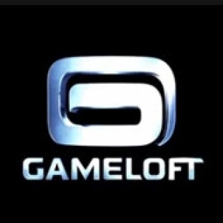 Gameloft 和 Zynga 的首席财务官 de Rochefort 表示，两家公司的客户互不相容